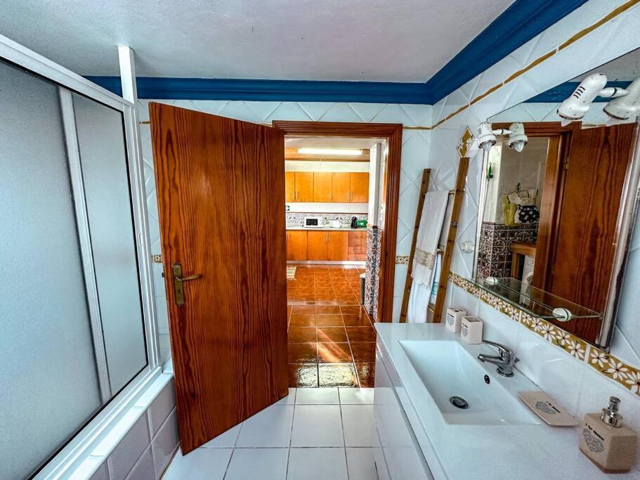 Luana House Apartament *